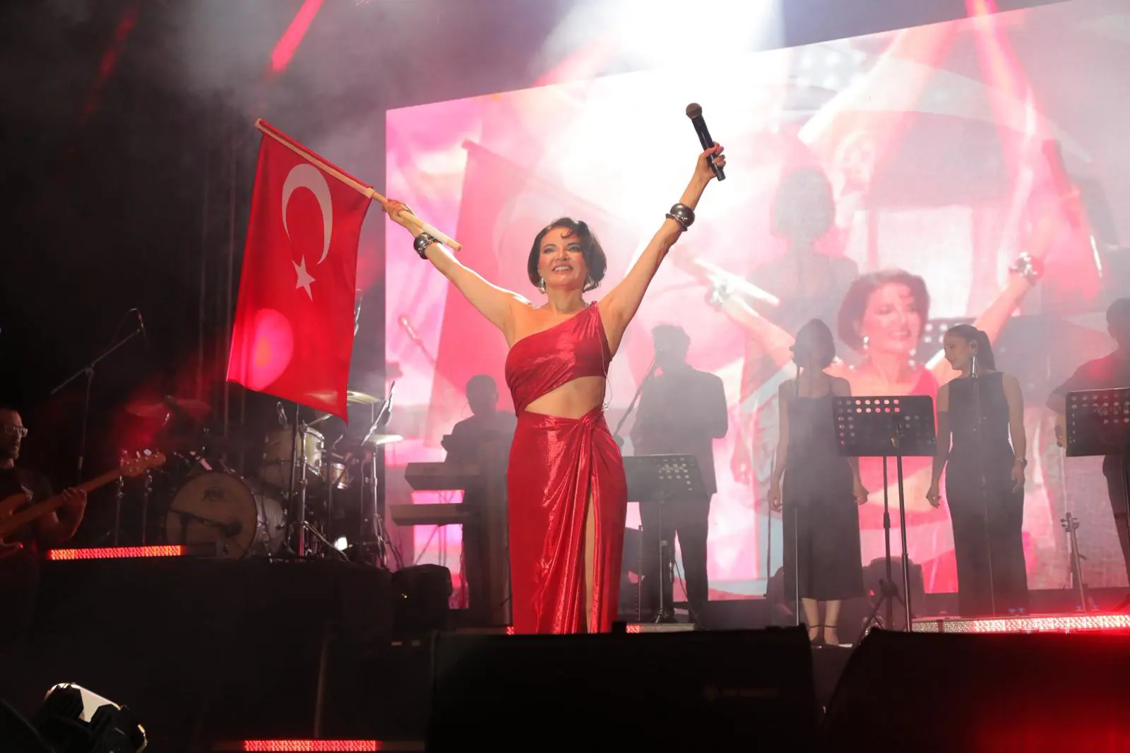 BİNLERCE EDİRNELİ 30 AĞUSTOS COŞKUSUNDA BULUŞTU galeri görseli